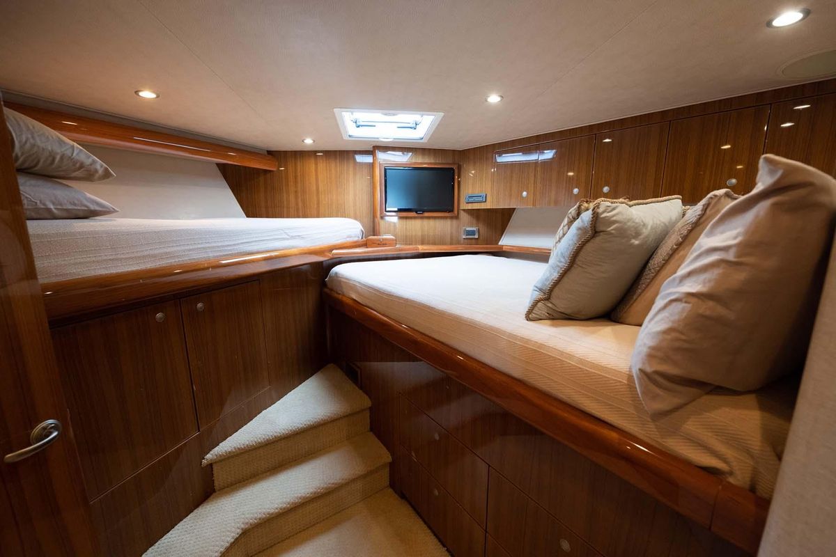 2007 Viking 64 