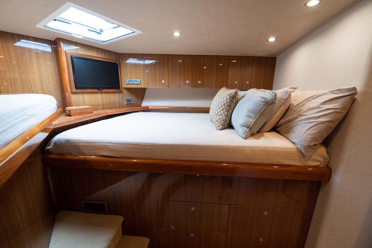 2007 Viking 64 
