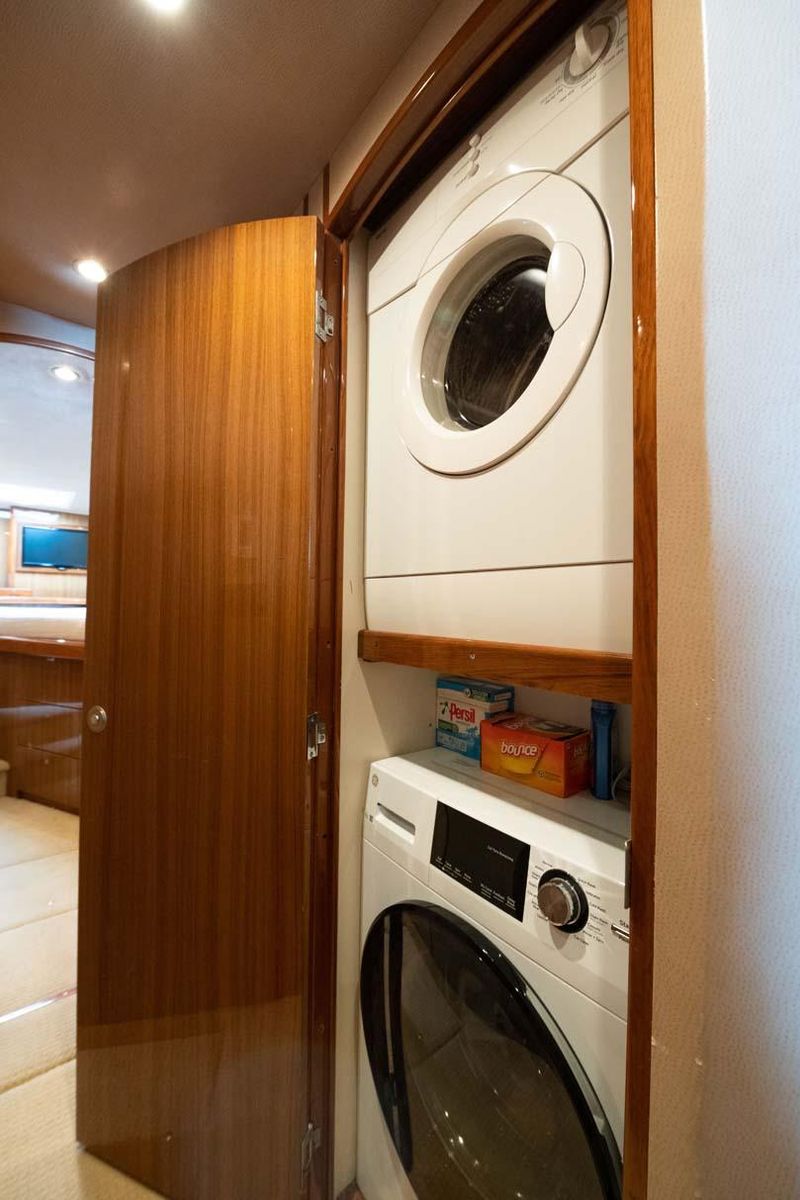 2007 Viking 64 