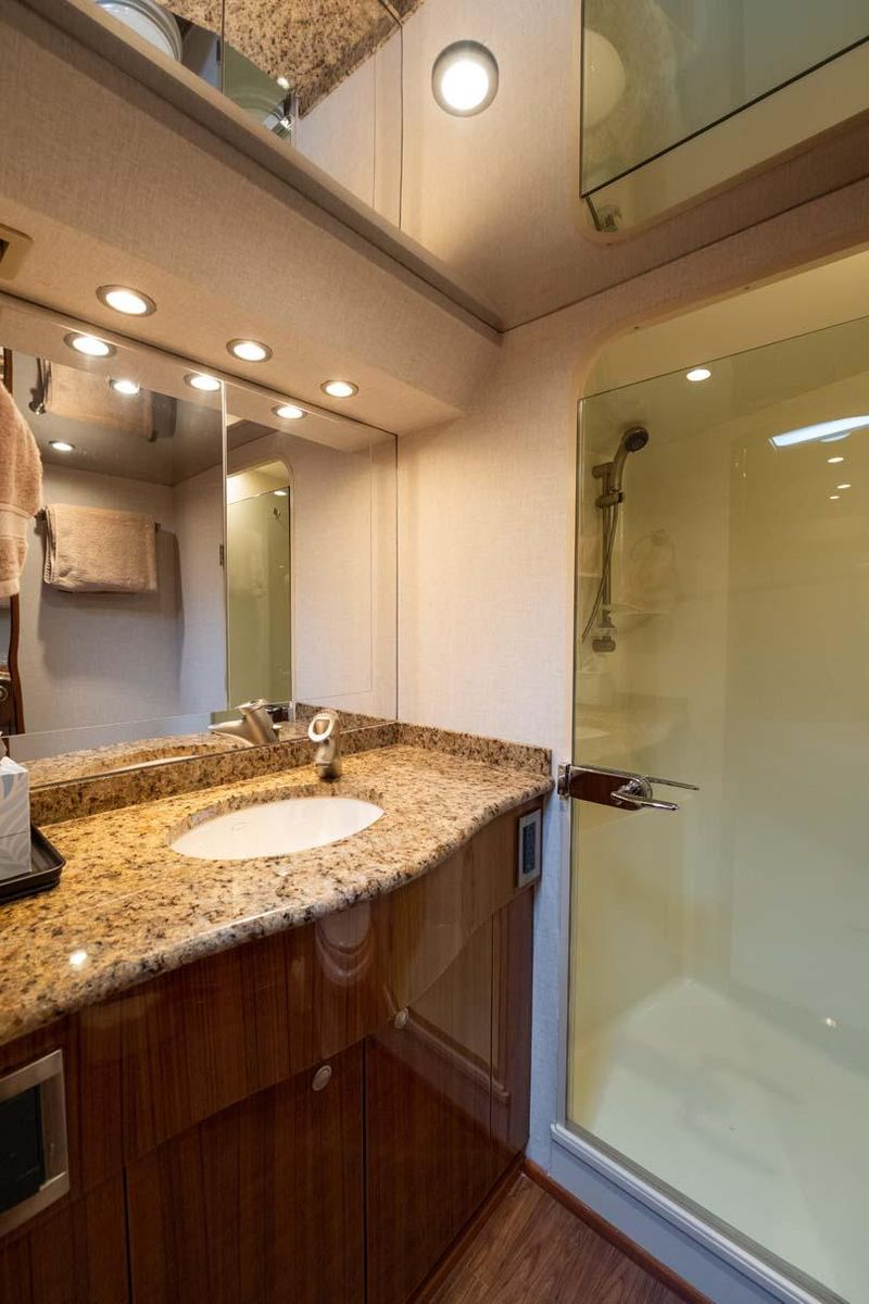 2007 Viking 64 