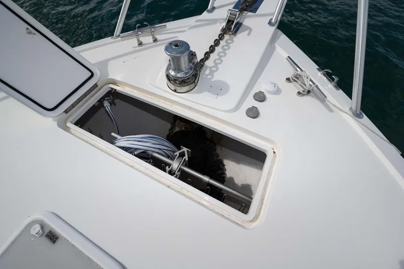 Defiance Yacht Photos Pics 