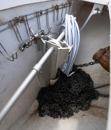 Defiance Yacht Photos Pics 