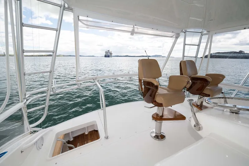 Defiance Yacht Photos Pics 