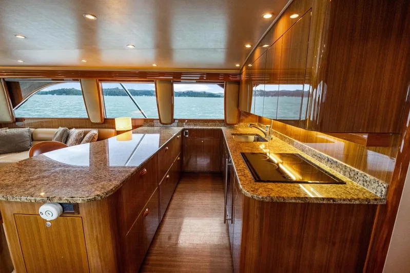 Defiance Yacht Photos Pics 