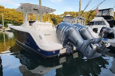 Robalo r 300