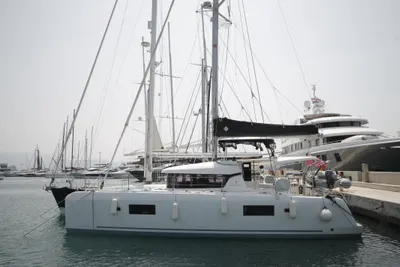 Lagoon 42