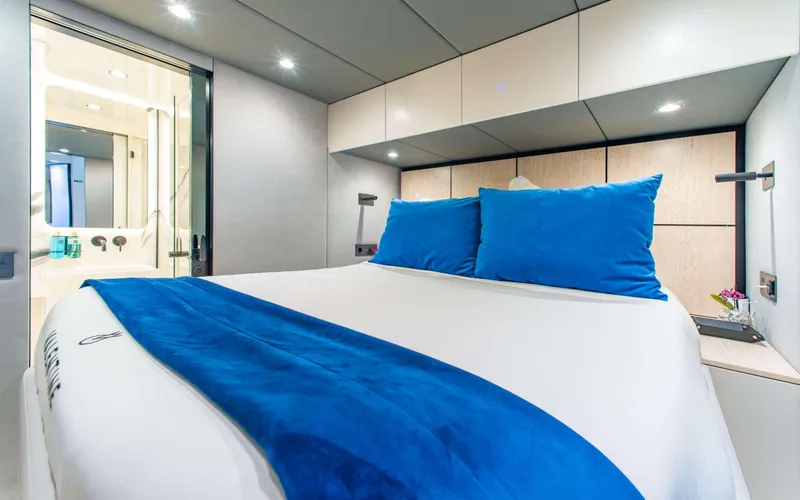 Valentine Yacht Photos Pics 