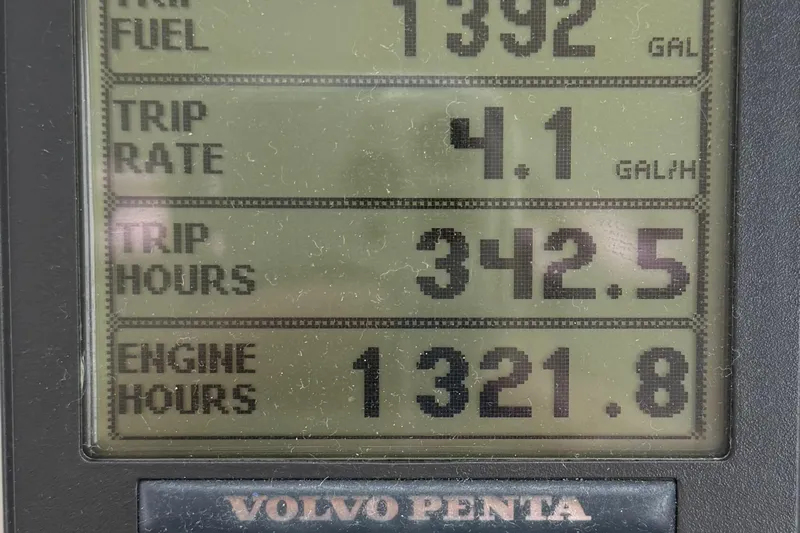 Ha Kin Yacht Photos Pics Volvo Penta display showing fuel usage and engine hours for 2008 Back Cove 33.