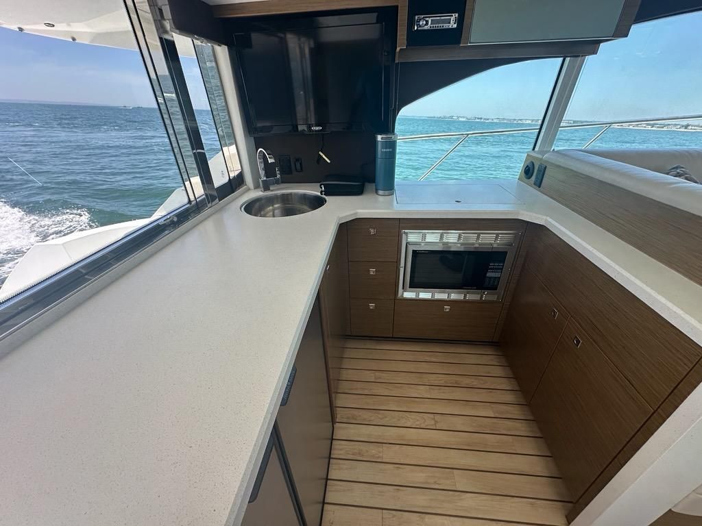 2015 Cruisers Yachts 45 