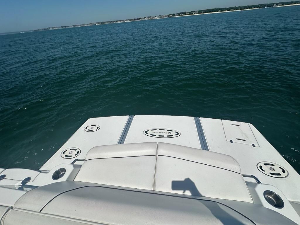 2015 Cruisers Yachts 45 