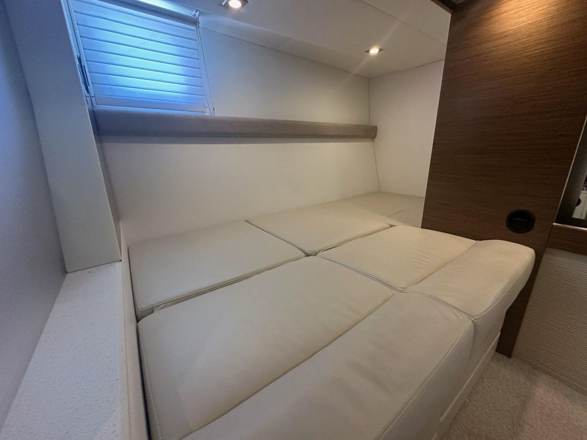 2015 Cruisers Yachts 45 