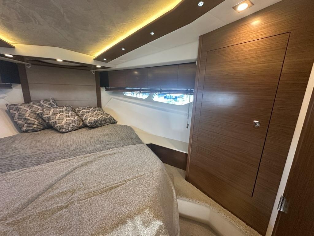 2015 Cruisers Yachts 45 