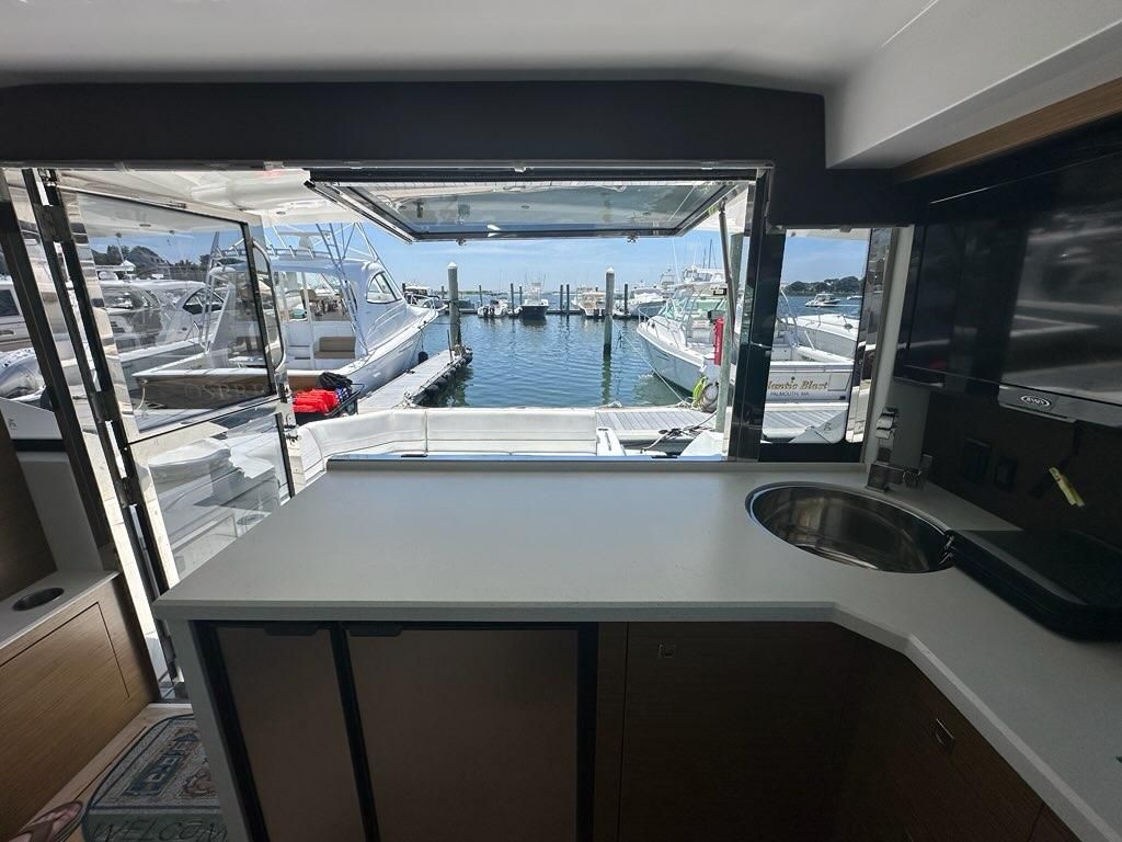 2015 Cruisers Yachts 45 