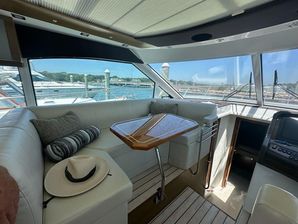 2015 Cruisers Yachts 45 