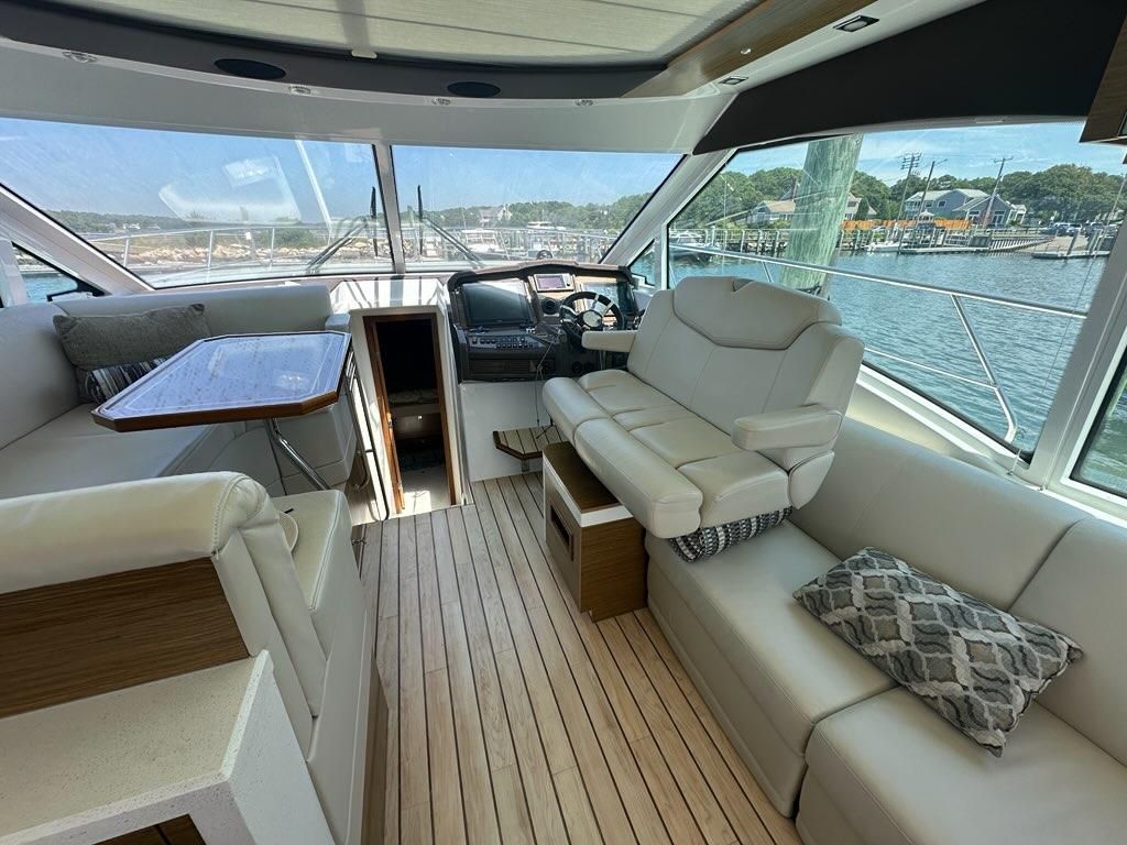 2015 Cruisers Yachts 45 