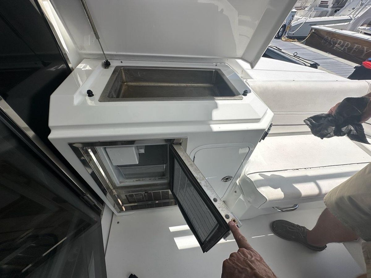 2015 Cruisers Yachts 45 