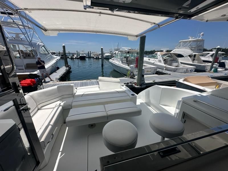 2015 Cruisers Yachts 45 