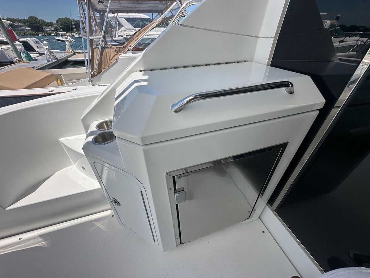 2015 Cruisers Yachts 45 
