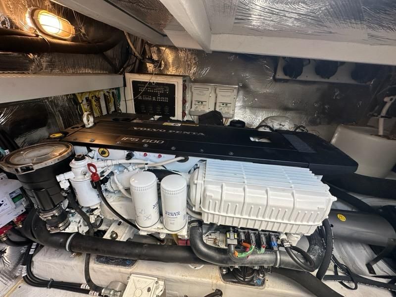 2015 Cruisers Yachts 45 