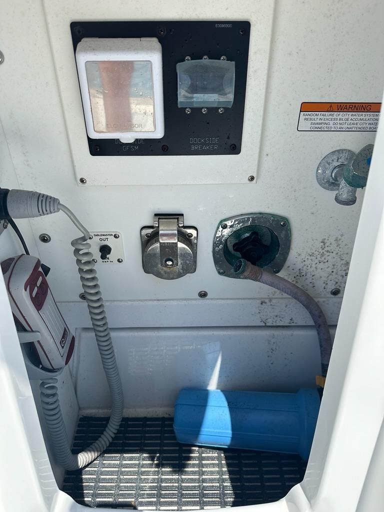 2015 Cruisers Yachts 45 