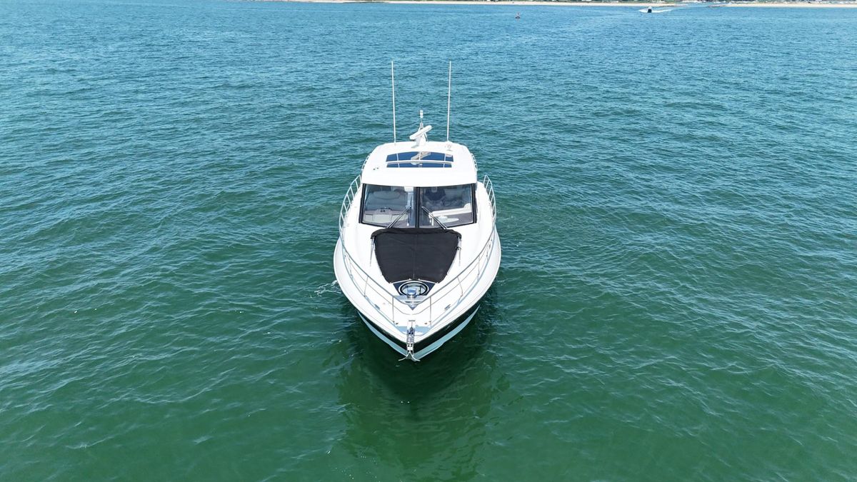 2015 Cruisers Yachts 45 