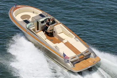 Chris-Craft Launch 32