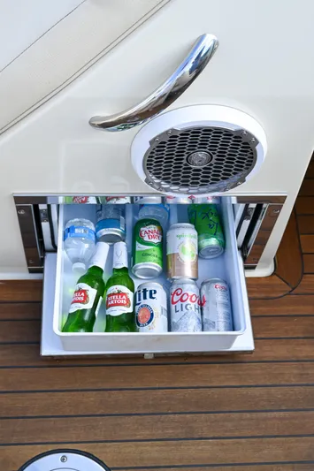  Yacht Photos Pics Built-in cooler with drinks on a 2013 Chris-Craft Launch 32 boat.