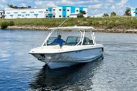 2016 Boston Whaler 270 Vantage