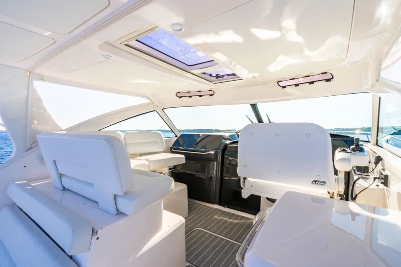 Booyah Yacht Photos Pics 