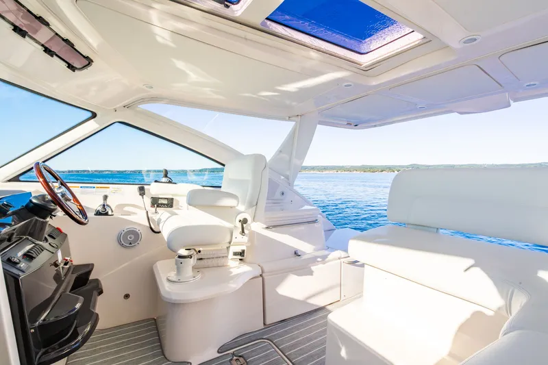 Booyah Yacht Photos Pics 