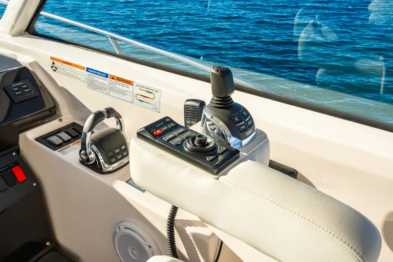 Booyah Yacht Photos Pics 