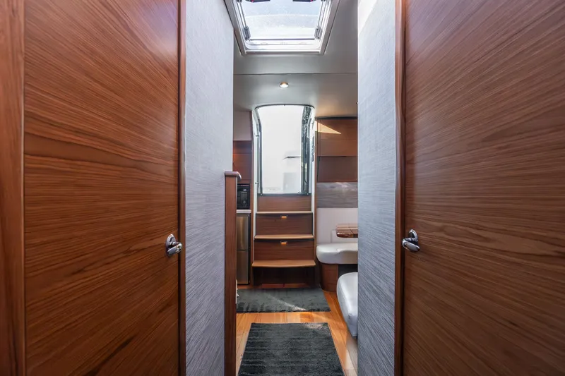 Booyah Yacht Photos Pics 