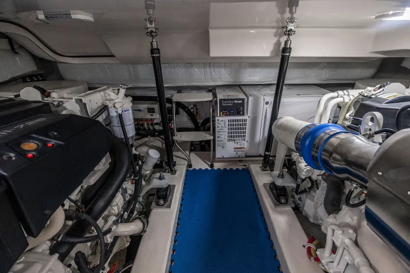 Booyah Yacht Photos Pics 