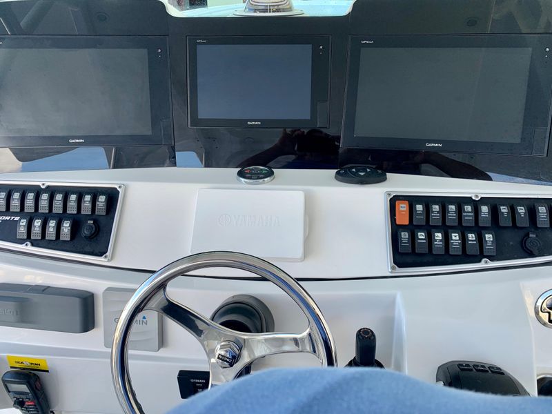 2018 Hydra-Sports 4200 Siesta
