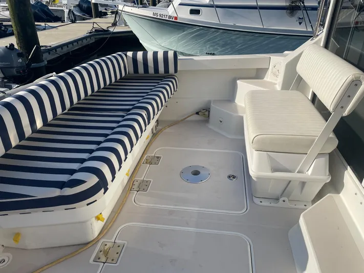 Allure Yacht Photos Pics Cockpit Seating