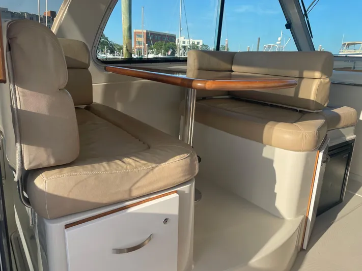 Allure Yacht Photos Pics Dinette