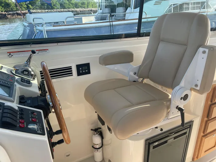 Allure Yacht Photos Pics Helm seat