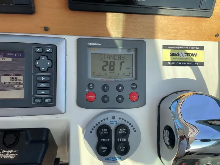 Allure Yacht Photos Pics Auto pilot engine display