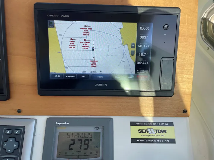 Allure Yacht Photos Pics Garmin 8-inch