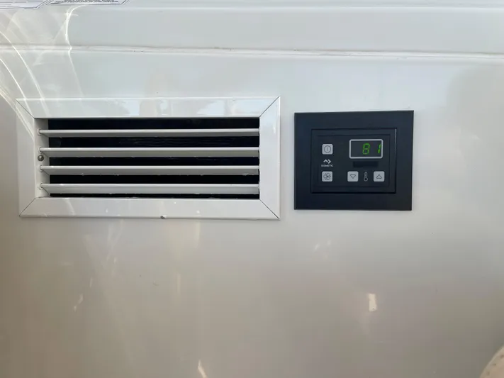 Allure Yacht Photos Pics Helm Deck AC control