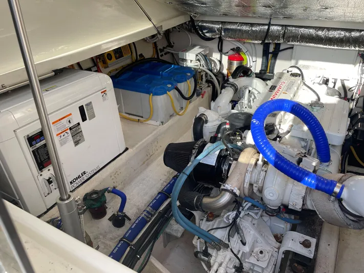 Allure Yacht Photos Pics Engine & Generator