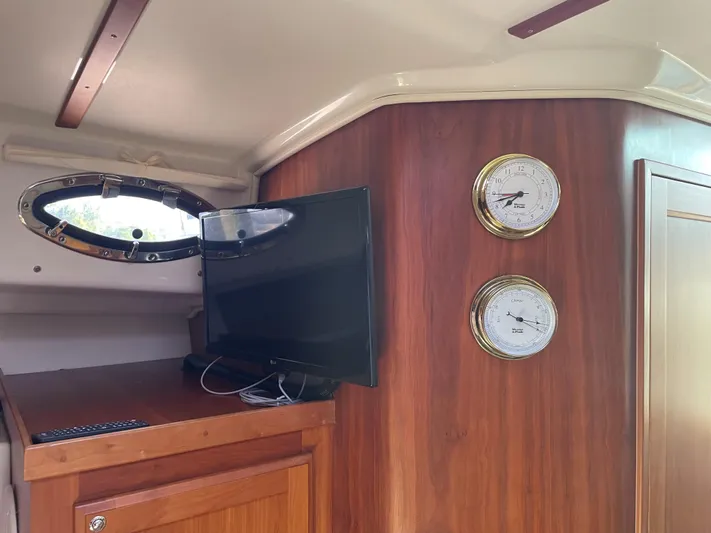 Allure Yacht Photos Pics Cabin TV