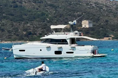 Azimut Magellano 53