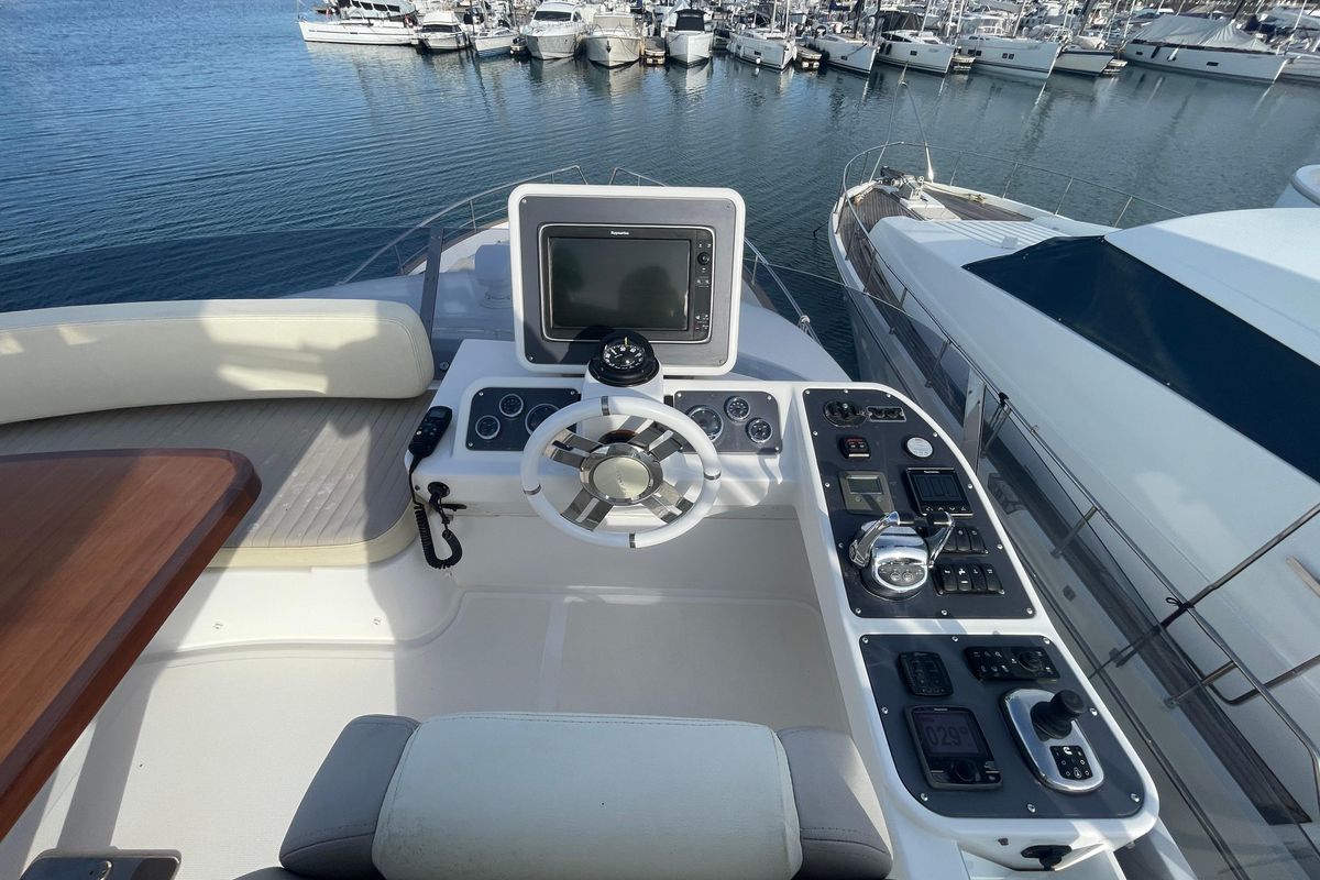 2017 Azimut 55 