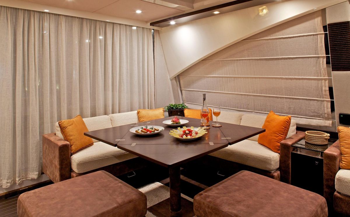2008 Azimut 86 