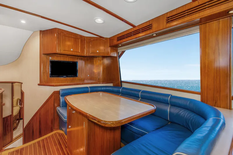 Badonkadonk Yacht Photos Pics 2005 76 Whiticar Enclosed Bridge Badonkadonk Dinette
