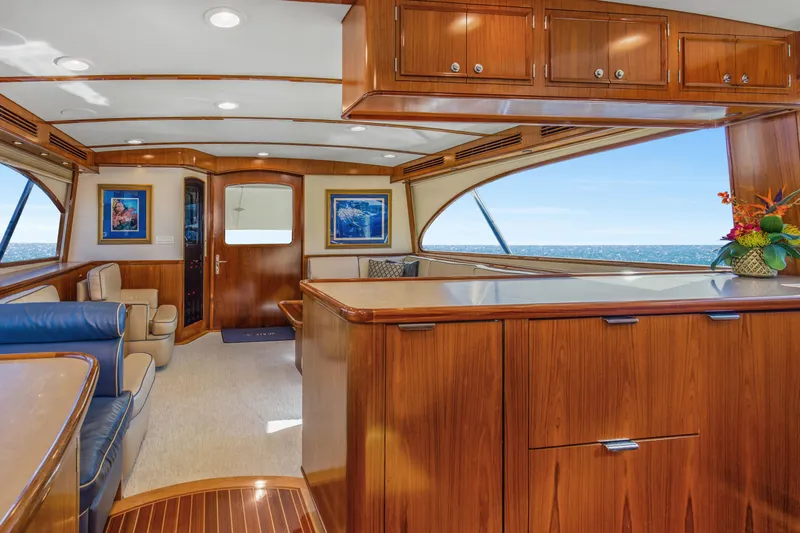 Badonkadonk Yacht Photos Pics 2005 76 Whiticar Enclosed Bridge Badonkadonk Salon