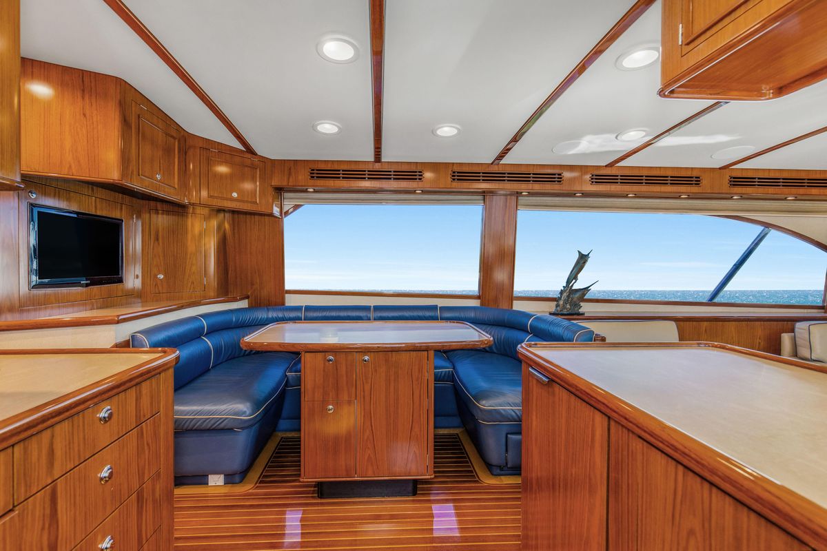 2005 Whiticar 76 