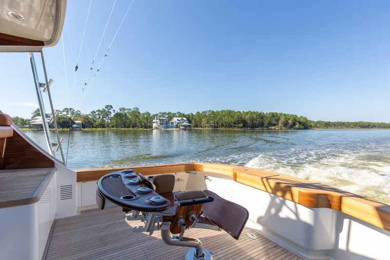 Badonkadonk Yacht Photos Pics 2005 76 Whiticar Enclosed Bridge Badonkadonk Deck