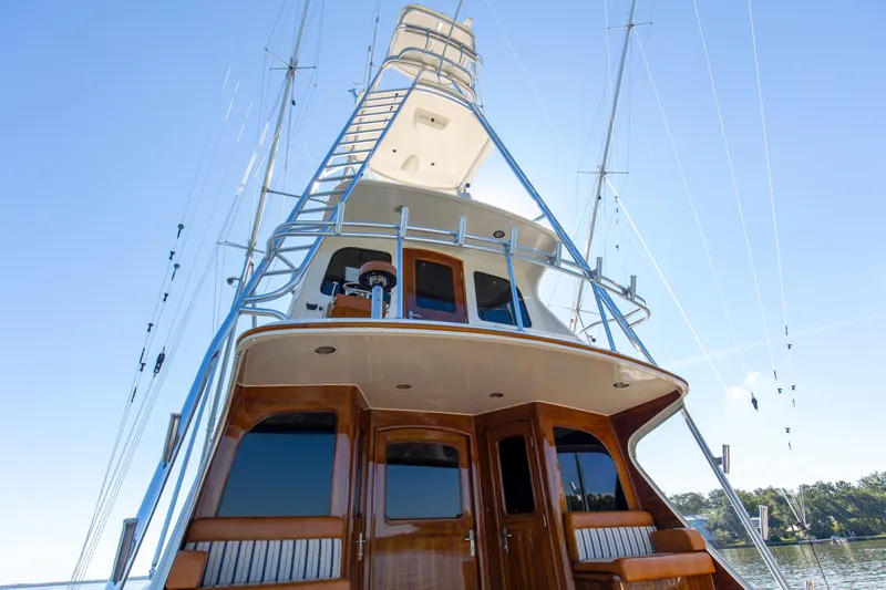 Badonkadonk Yacht Photos Pics 2005 76 Whiticar Enclosed Bridge Badonkadonk Deck